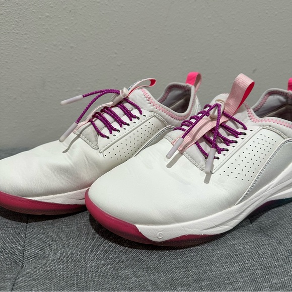 Clove Classic Nursing Sneaker - Picture 8 of 10